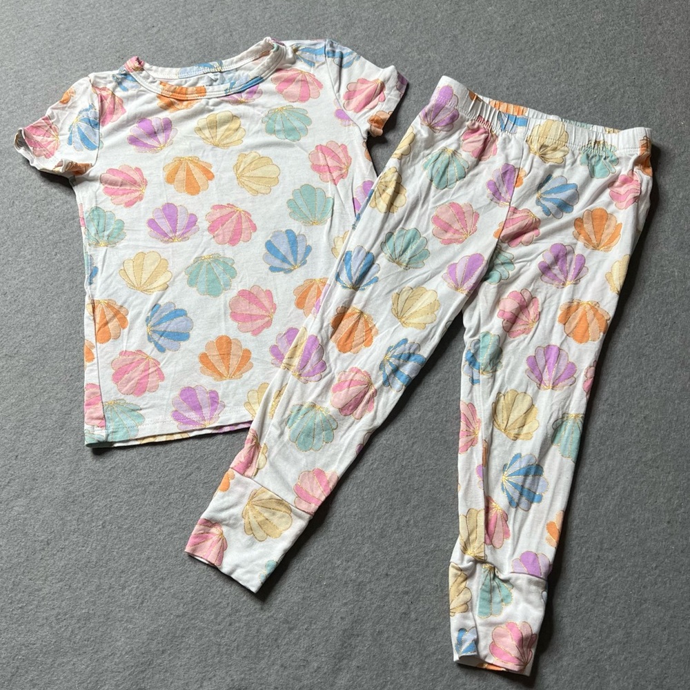 Posh Peanut Pajama Set Top Pants Baby Girls 18-24 Months Bamboo Seashell Beach